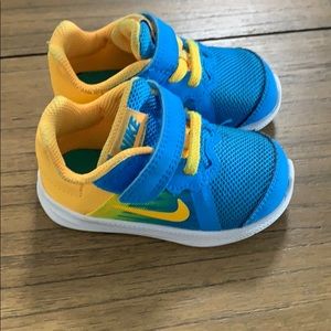Nike running shoes toddler 5c